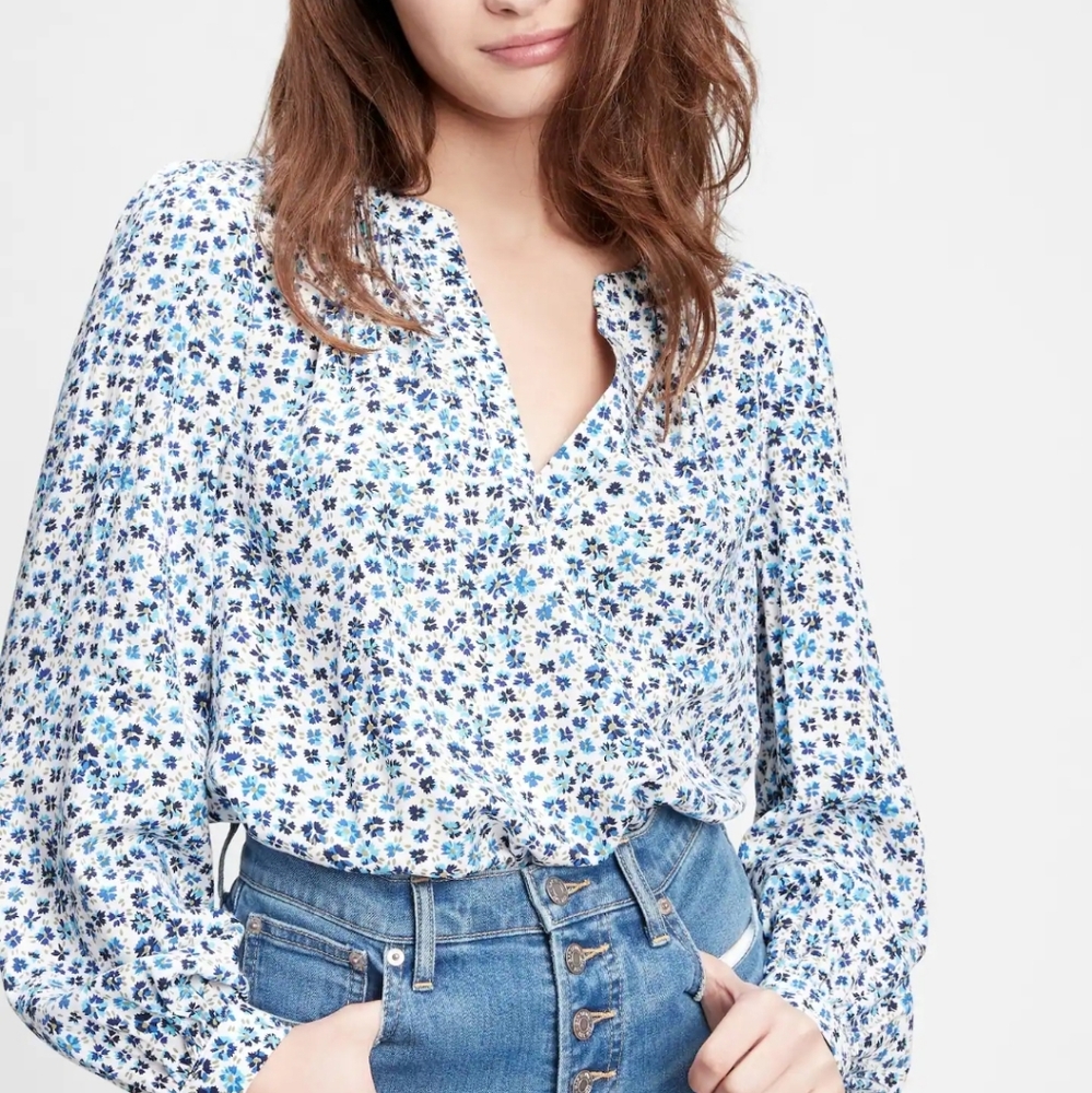 🥳FINAL SALE👍💙 NWT‼️ GAP brand Zen Neck Floral Blouse